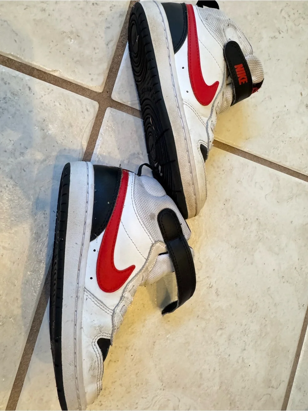 Nike Sz 12 Kids High-Top Sneakers in White, Black & Red